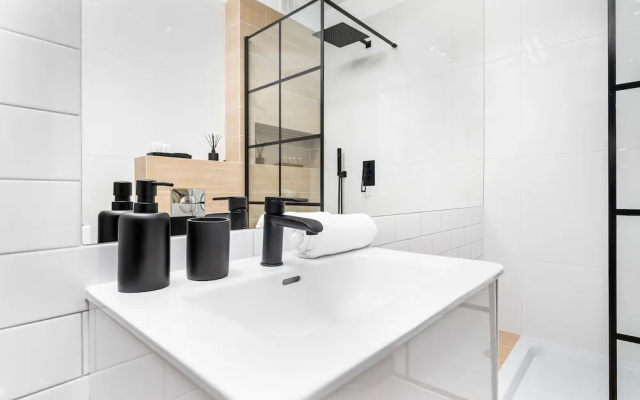 Riverside Deluxe Apartment by Renters