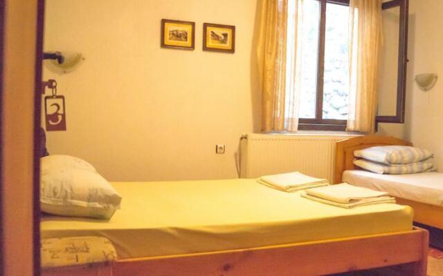 Toni's Guest House
