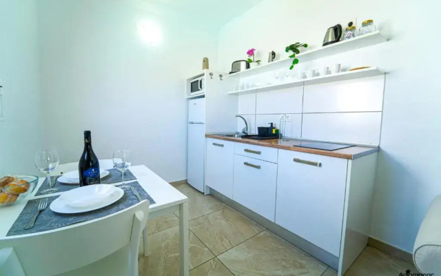 Apartamentos Anjomacar II