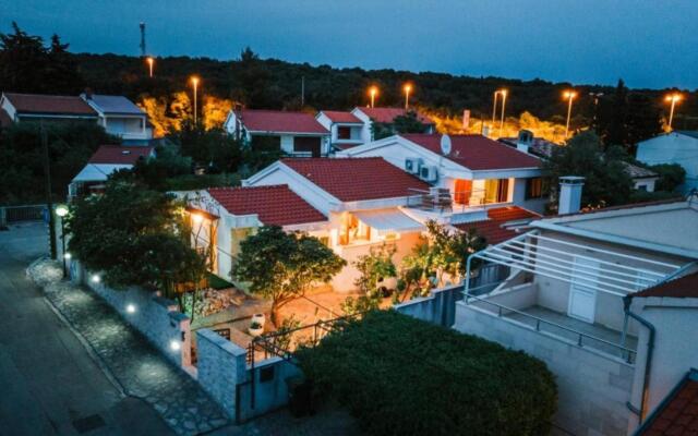 Kike - 60 Meters From the Beach - SA1