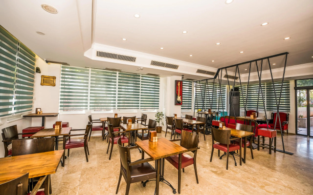 Mera Park Hotel