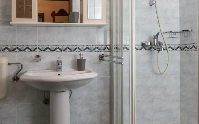 Apartment Vukic - Studio Apartment With Terrace and Garden View
