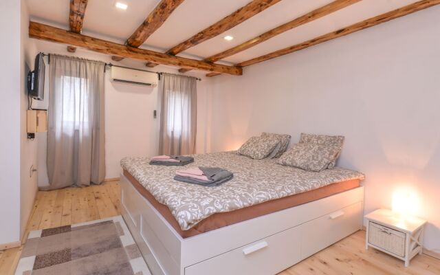 Fm Deluxe 2 Bdr Maisonette Artistic Serdika