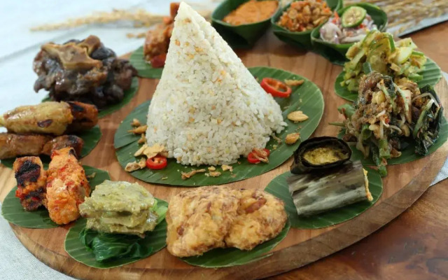 The Akmani Legian