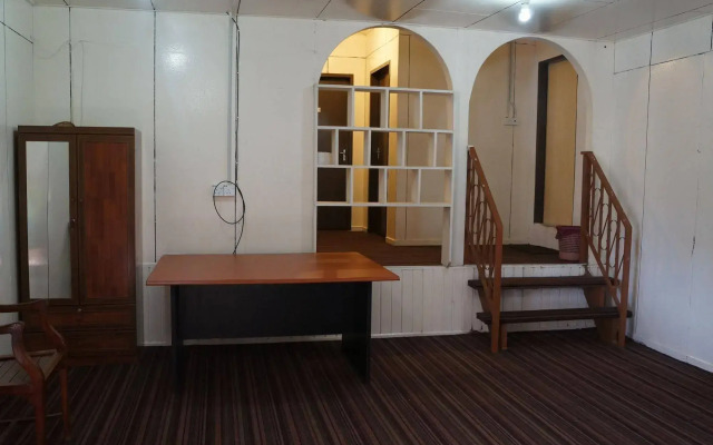 OYO 90037 The 7 Lodge Tambunan