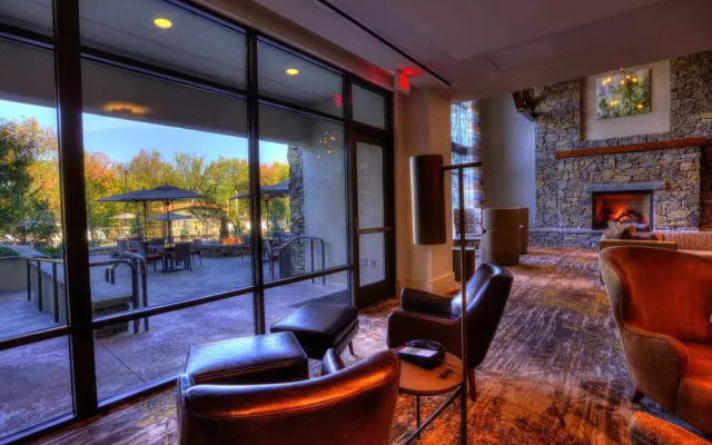 Courtyard Pigeon Forge