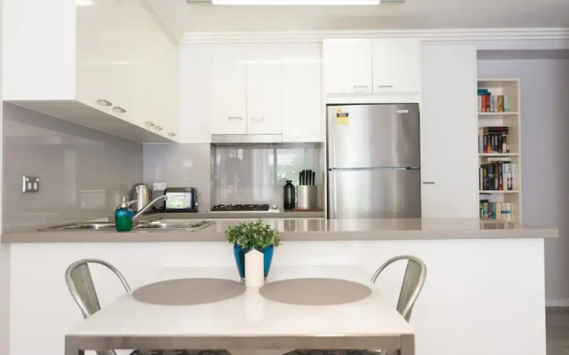 Peaceful Oasis in Randwick With Private Garden Patio