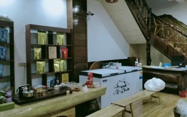 Unique Homestay with Ancient Title in Furong Town