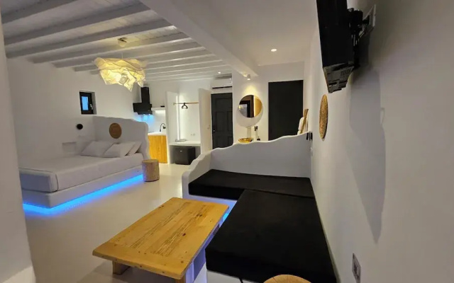 Elli Tropical Suites