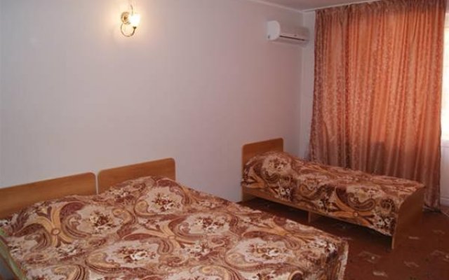 Polina Guest House