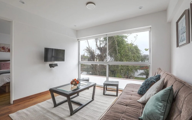 Quiet Romantic Apartment In The Heart Of Barranco