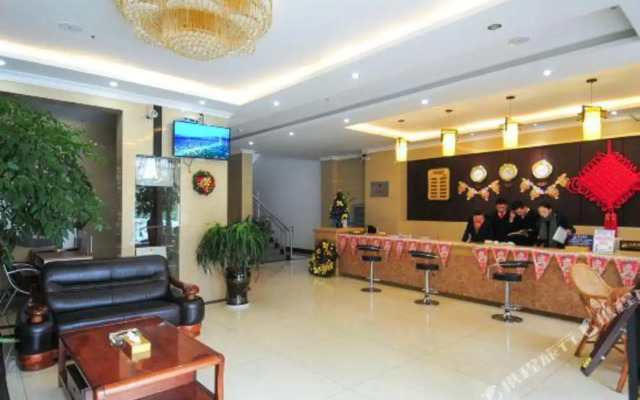 Royal Garden Holiday Theme Hotel