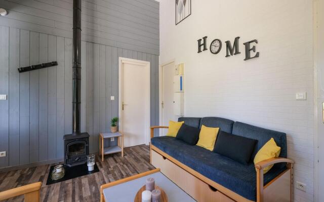 Snug Holiday Home in Signy le Petit with Private Terrace