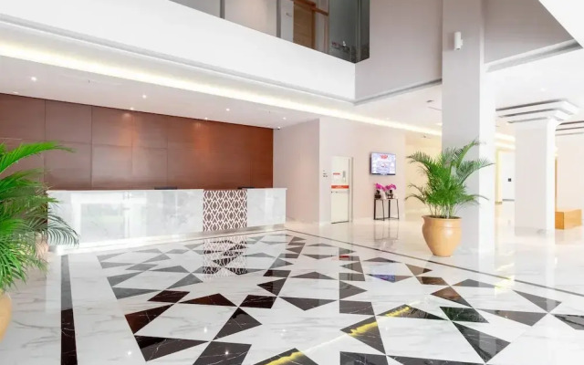Travel Hub Hotel Kualanamu Airport
