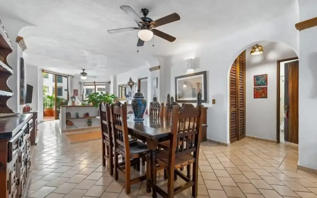 Ocean View 2Br Condo-balcony-beach-pool - 902