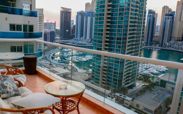 La Riviera Raine & Horne Holiday Homes