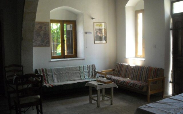 Agios Theodoros Cottage