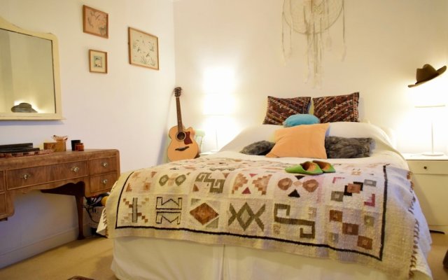 2 Bedroom Flat in West London
