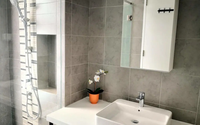 The Robertson By Homes Asian B93