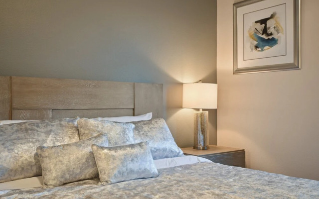 Disney themed, pool, close to parks!