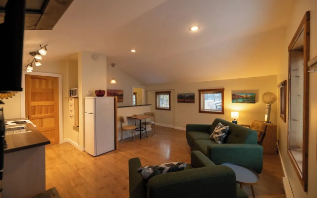 Downtown Whitehorse - Treehouse