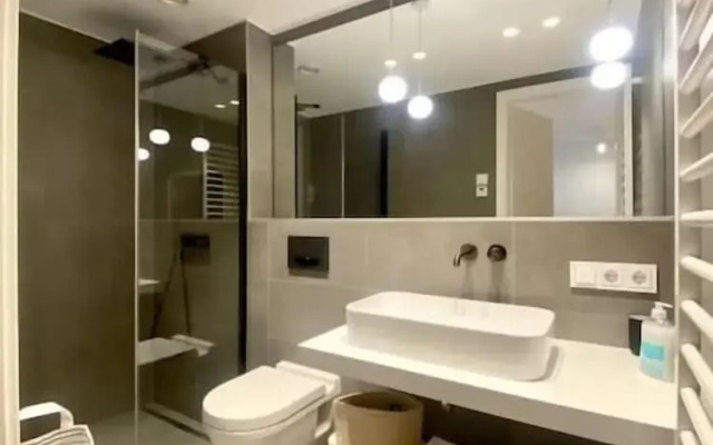 Luxury Brand New Flat w. Terrace&Parking