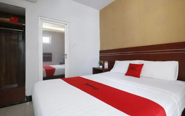 RedDoorz Plus @ Cakranegara