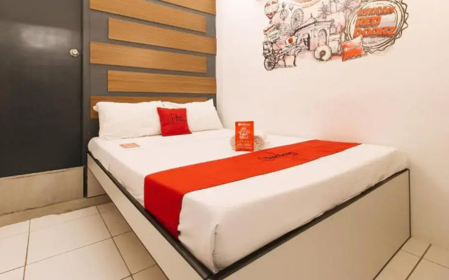 RedDoorz near Fishermall Quezon City