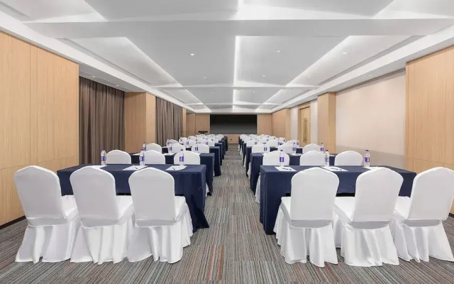 Holiday Inn Express Qingdao Hongdao Station by IHG
