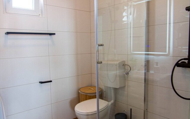 All New Sea View Apartment Moderna