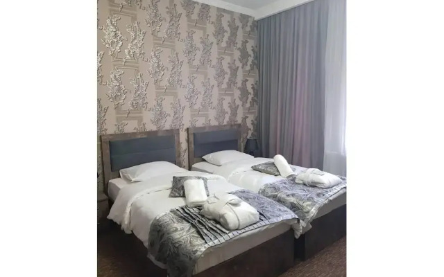 Hotel Makona