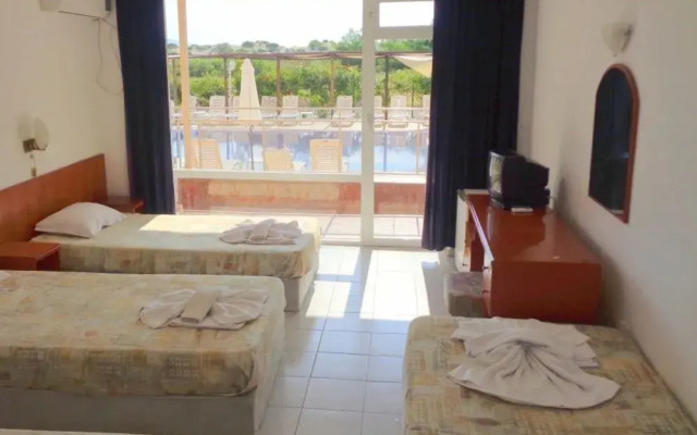 Meta Beach Budjet Hotel
