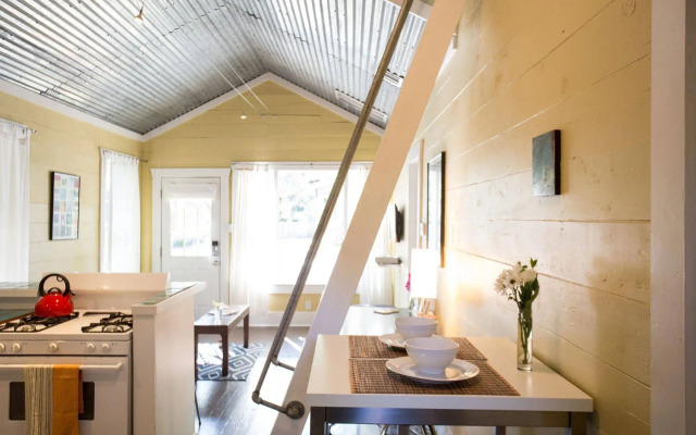 Travis Heights Modern I