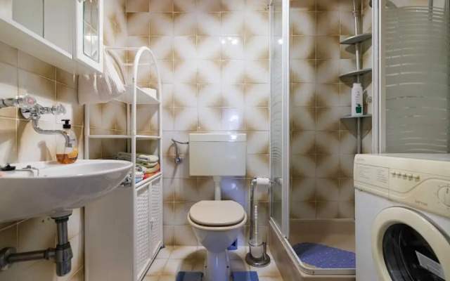 Classic and Trendy Apartment With Terrace