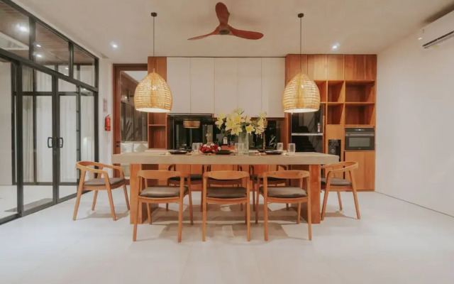 Baliwood Residence Villas by BREIG