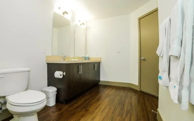 The Hollywood Sunny Apartment