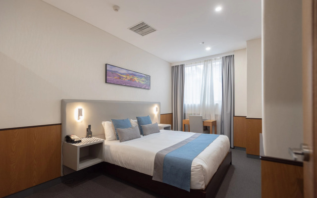 YEHS Hotel Sydney QVB