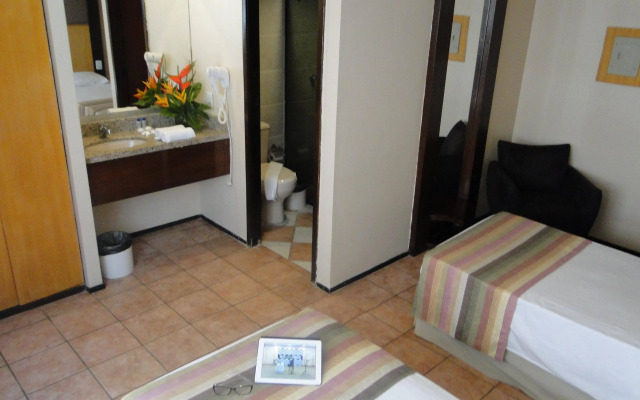 Plaza Praia Suites