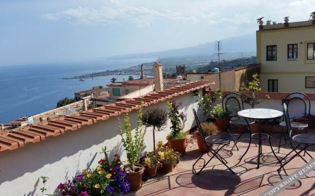 Taormina City Center Apartments