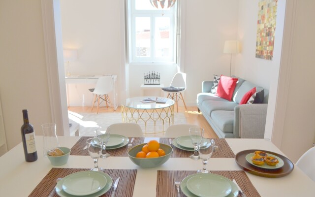 RH OLARIAS 19 Swimming Pool and View