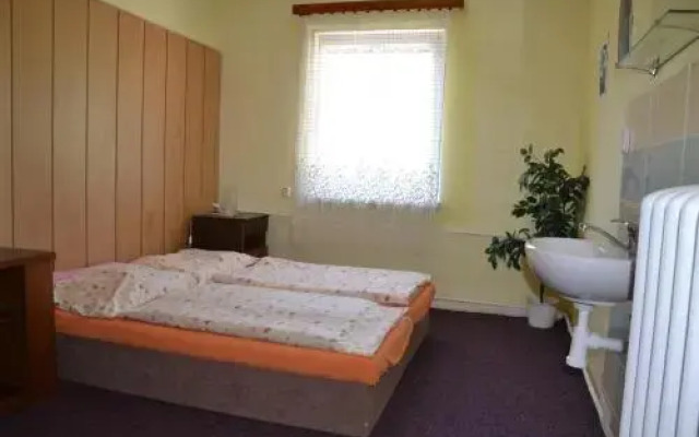 Hostel A Penzion Fortuna