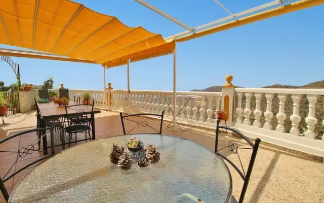 1090 Villa las Flores