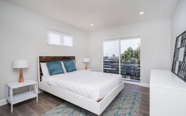 Brand NEW Luxury 3bdr Townhome In Silver Lake