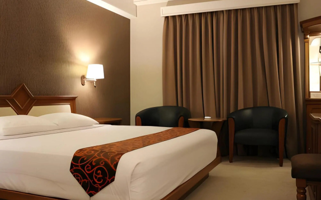 Royal Denai Hotel – Guest Rooms – Bukittinggi