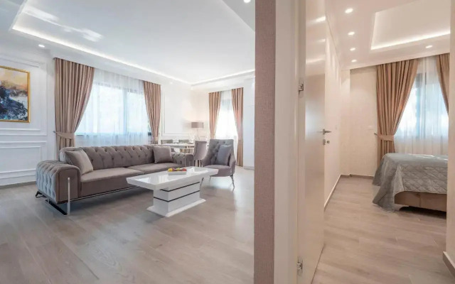 Royal Residence Apartment