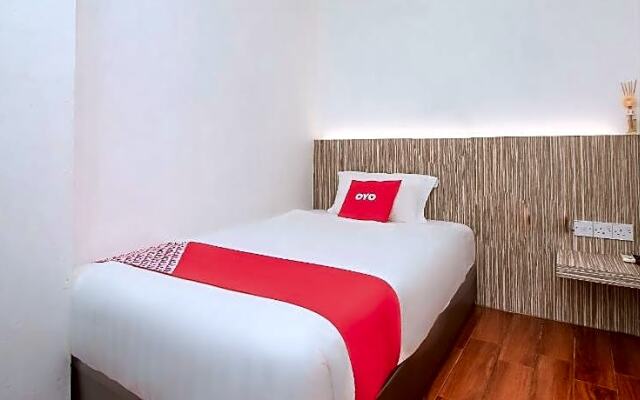 OYO 90102 7 Days Lodge