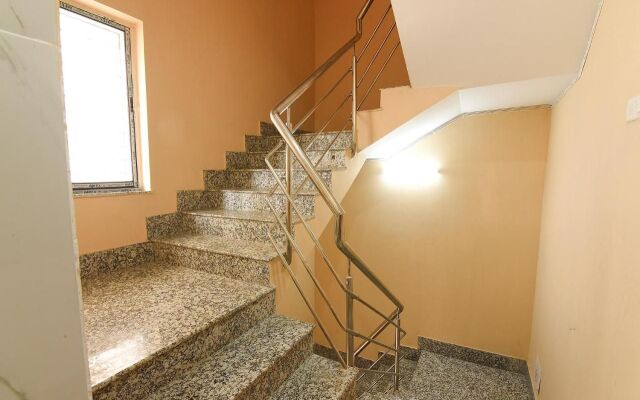 Fabhotel Amar Raj Inn