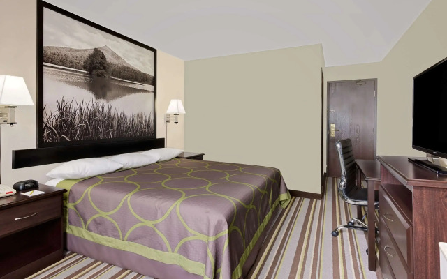 Super 8 by Wyndham Waynesboro