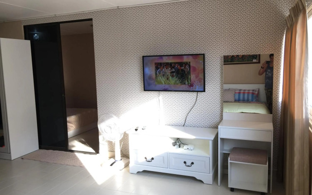 Muangthongthani Rental by Khun Dan