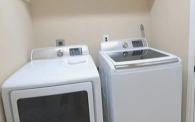 4Bdrm 2Bath 4Beds - Richmond